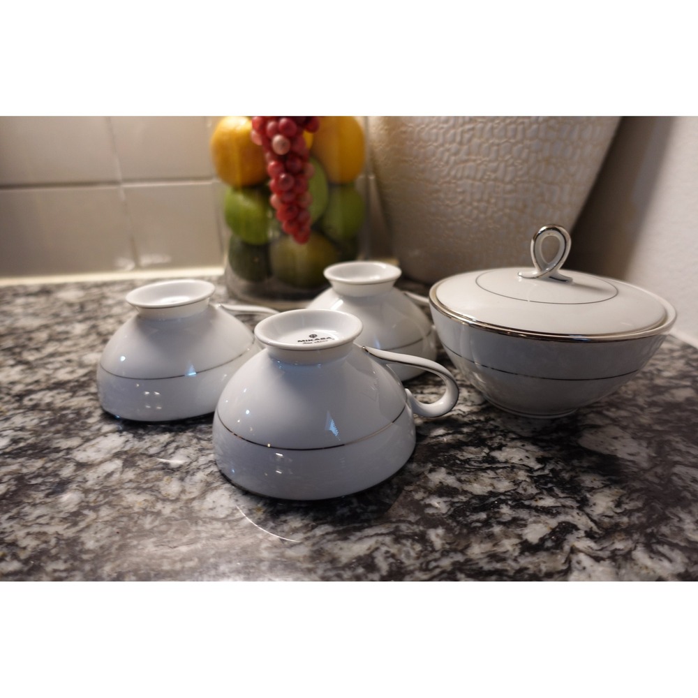 Vintage MIKASA Narumi JAPAN fine China teacups‎ and sugar bowl